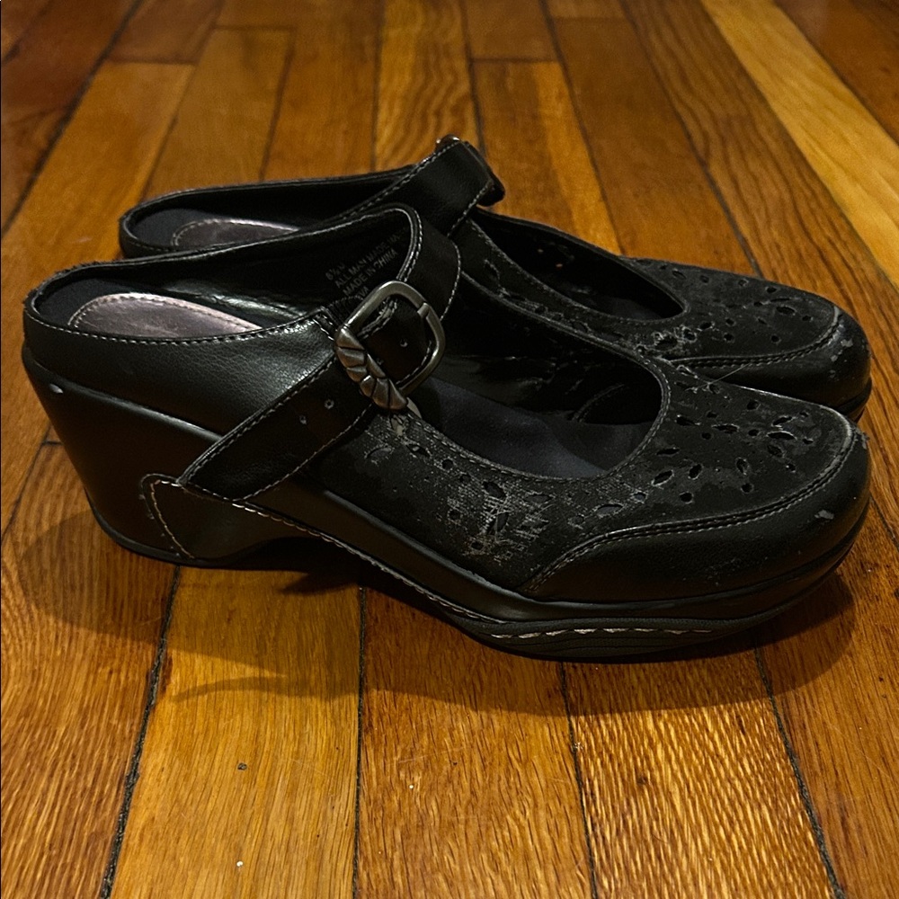 White Mountain Black Wedge Mary Jane Shoes